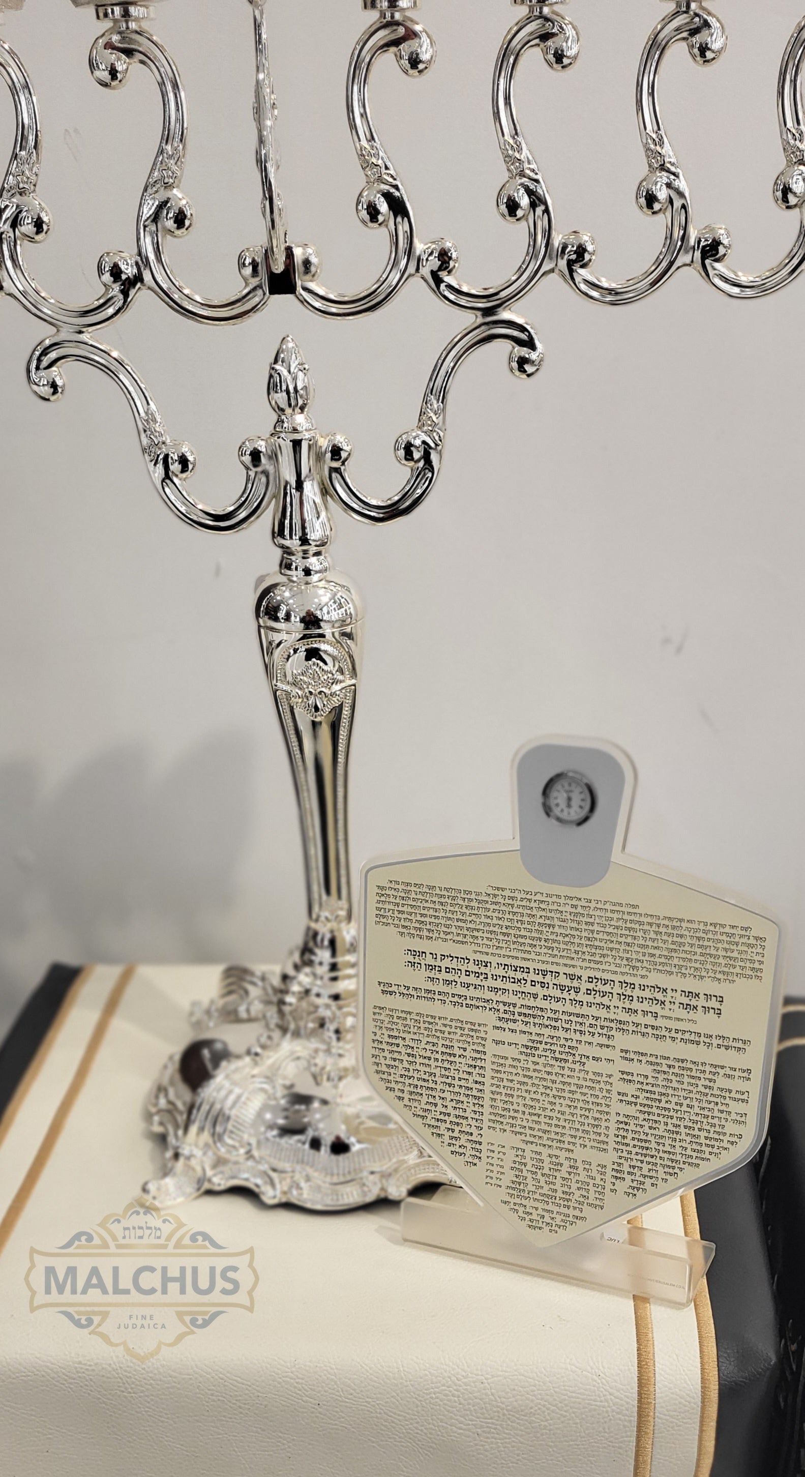 סטנד סדר הדלקת נרות עם שעון #205