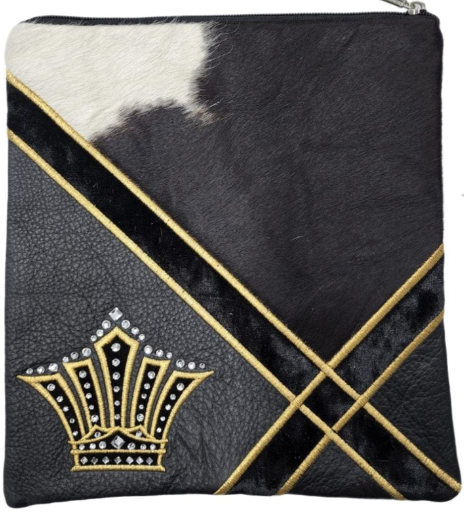 713 פרווה שחור לבן עם רקמה זהב