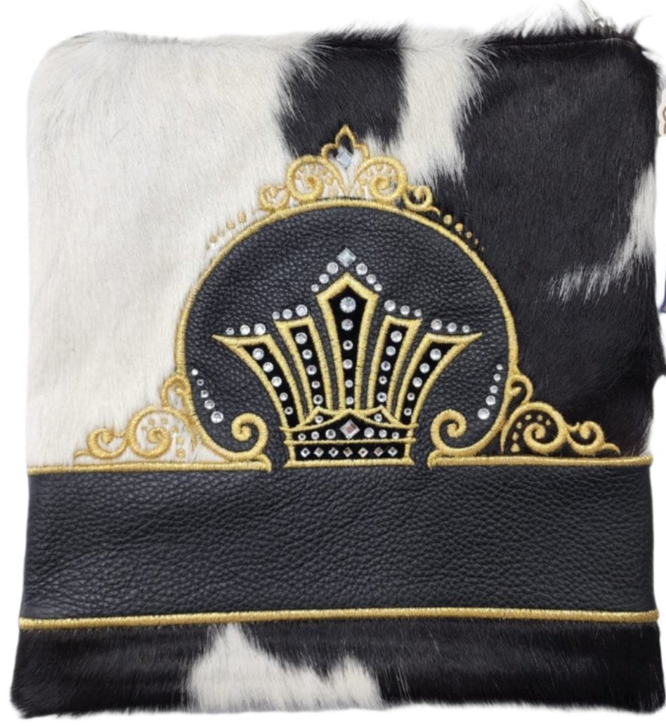 פרווה שחור לבן עם רקמה זהב דגם 709